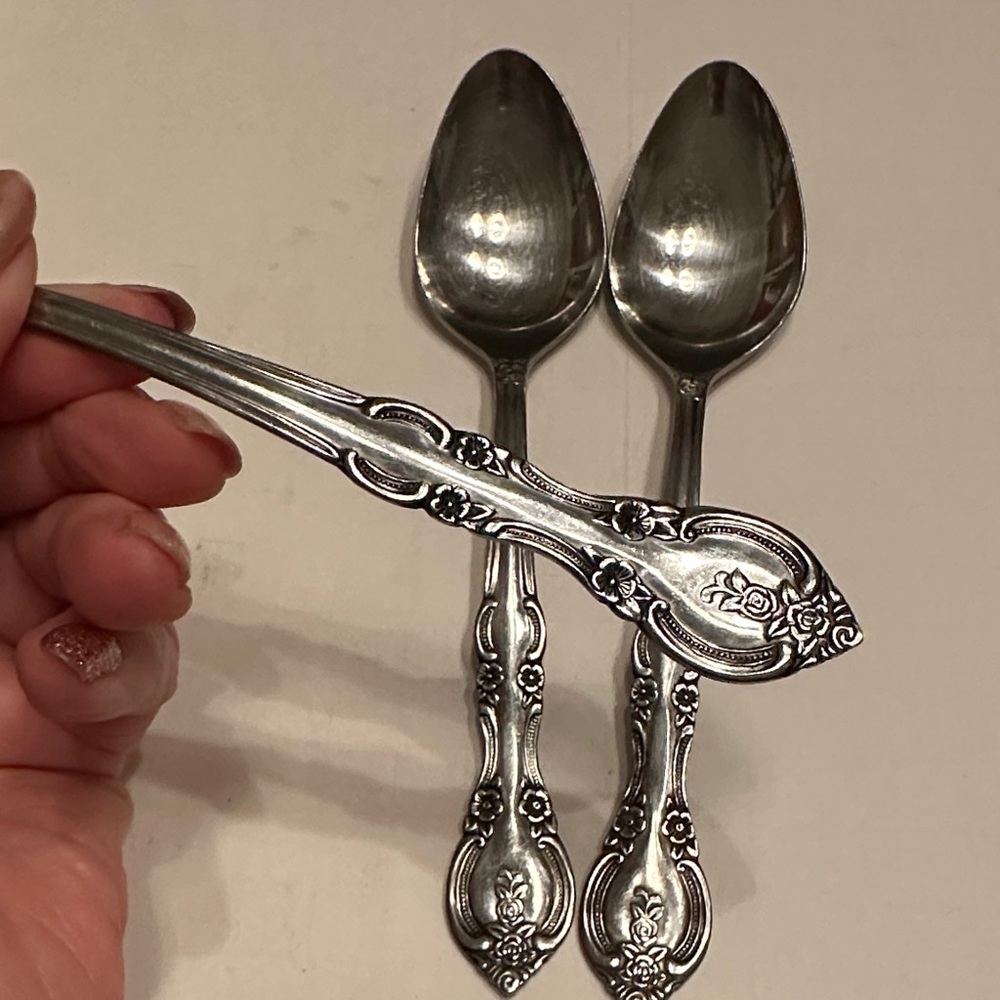 Vintage Floral Stainless Steel Oval Soup Spoons Flatware Set of 4